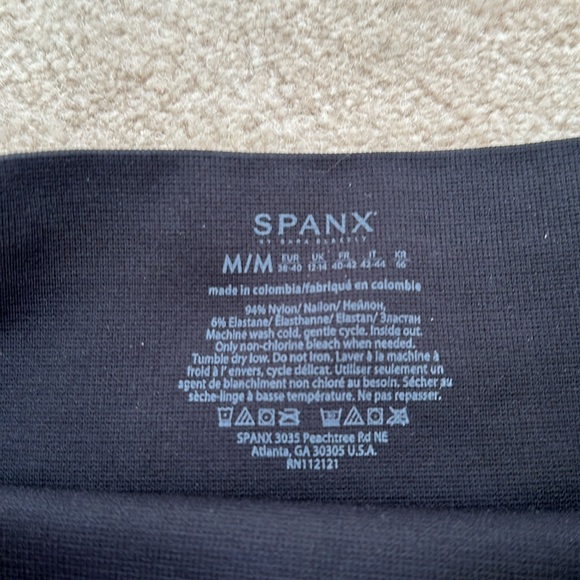 Spanx 7/8 black leggings size M - worn once! - Picture 3 of 5
